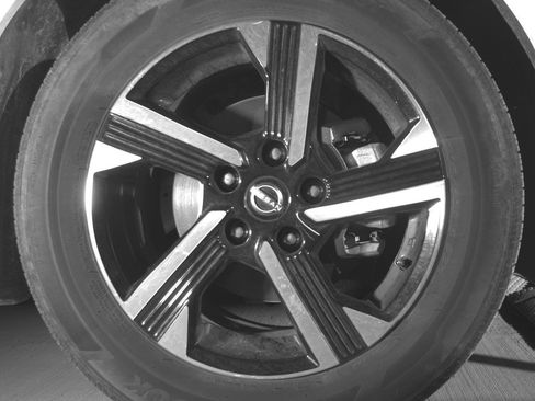 Used 2025 Nissan Sentra SV FWD image 12