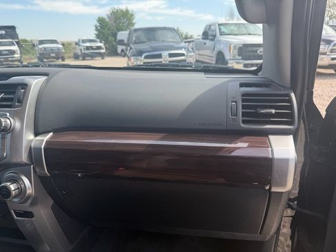 Used 2018 Toyota 4Runner Limited AWD/4WD image 18
