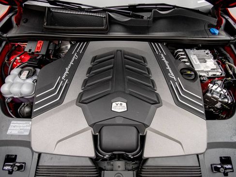 Used 2024 Lamborghini Urus Performante AWD/4WD image 50