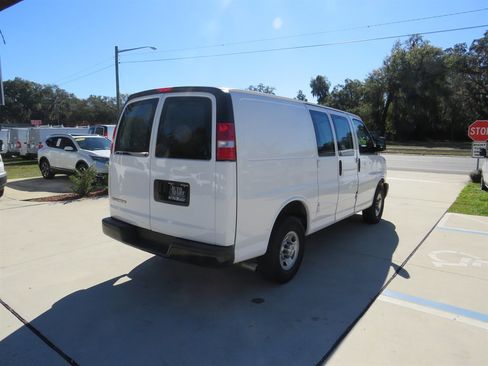 Used 2021 Chevrolet Express 2500 w/ Driver Convenience Package RWD image 16