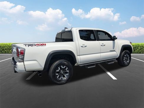 Used 2020 Toyota Tacoma TRD Off-Road w/ TRD Premium Off Road Package AWD/4WD image 3