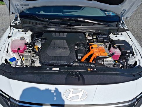 Certified 2025 Hyundai Elantra Hybrid w/ Cargo Package FWD image 27