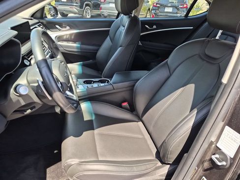 Used 2025 Genesis G70 2.5T RWD image 25