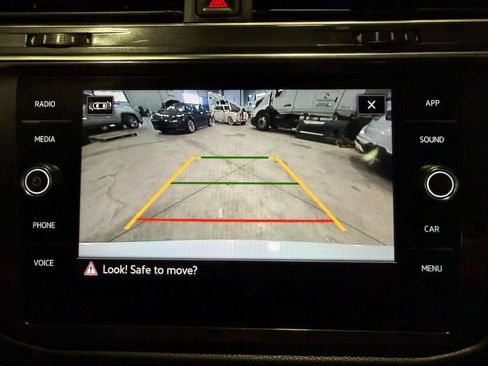 Used 2023 Volkswagen Tiguan SE AWD/4WD image 37
