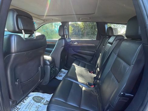 Used 2012 Jeep Grand Cherokee Limited w/ Trailer Tow Group IV AWD/4WD image 17