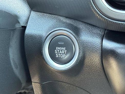 Used 2022 Hyundai Kona SEL image 17