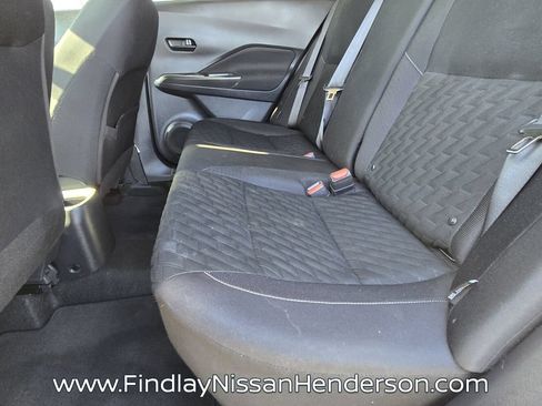 Used 2022 Nissan Kicks S FWD image 11