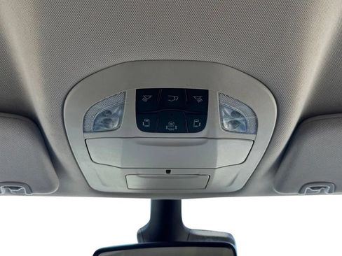 Used 2023 Chrysler Pacifica Touring-L FWD image 20