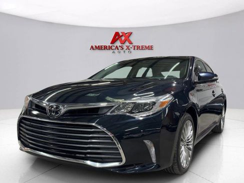 Used 2018 Toyota Avalon Limited image 3
