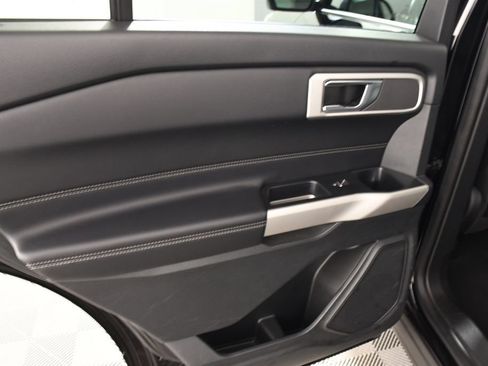 Used 2020 Ford Explorer XLT w/ Equipment Group 202A AWD/4WD image 25