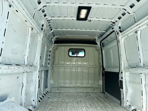 Used 2025 RAM ProMaster 2500 w/ Convenience Group FWD image 16