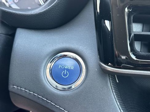 Used 2022 Toyota Highlander XLE AWD/4WD image 19