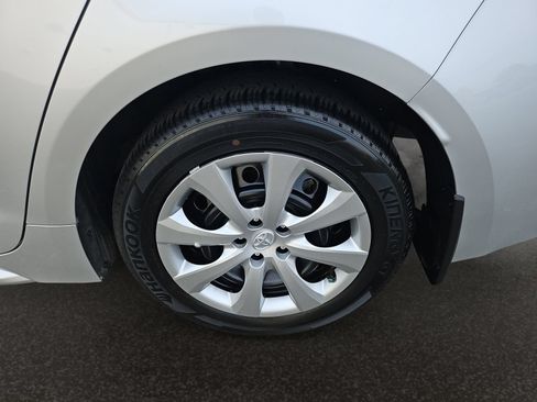 Used 2025 Toyota Corolla LE FWD image 46