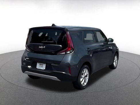 Used 2025 Kia Soul LX w/ LX Technology Package FWD image 11