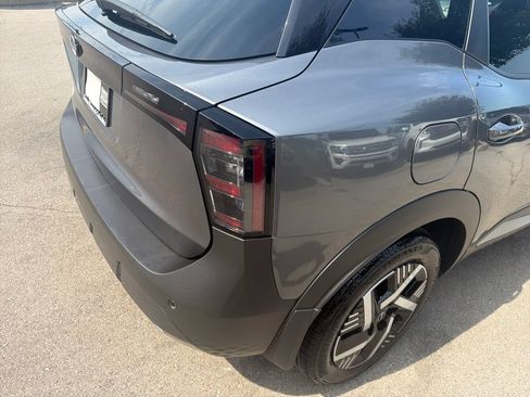Used 2026 Nissan Kicks SV w/ SV Premium Package FWD image 37