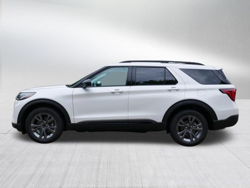 Used 2026 Ford Explorer Active w/ Active Comfort Package AWD/4WD image 4