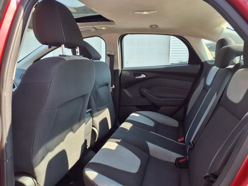 Used 2012 Ford Focus SE image 9