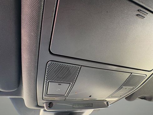 Used 2020 Land Rover Discovery Sport image 27