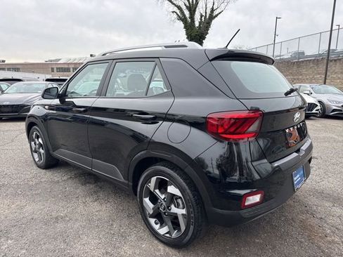 Certified 2023 Hyundai Venue SEL image 16