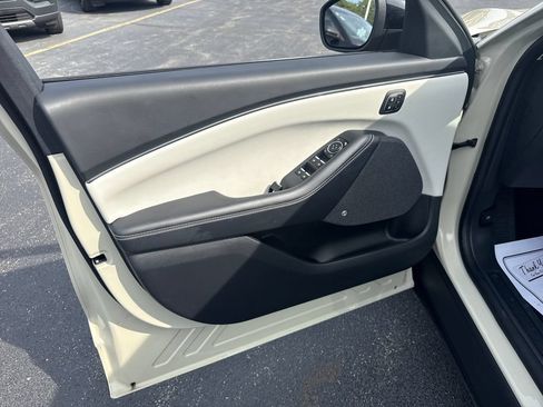 Used 2025 Ford Mustang Mach-E Premium AWD/4WD image 25