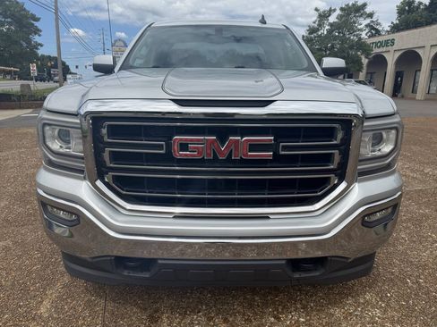 Used 2018 GMC Sierra 1500 SLE w/ SLE Value Package AWD/4WD image 2