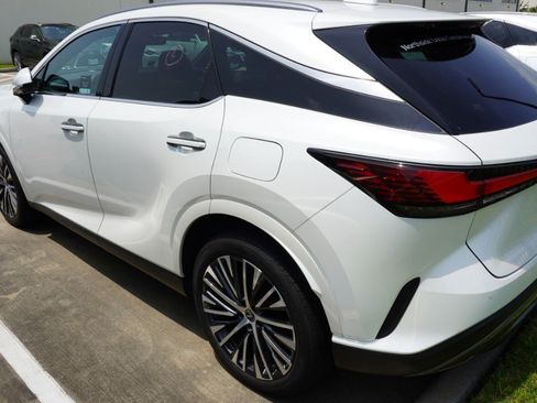 Certified 2025 Lexus RX 350 Premium Plus w/ Accessory Package (Z1) FWD image 8