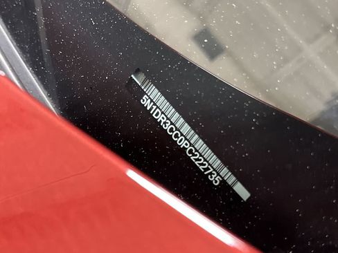 Used 2023 Nissan Pathfinder SL AWD/4WD image 29