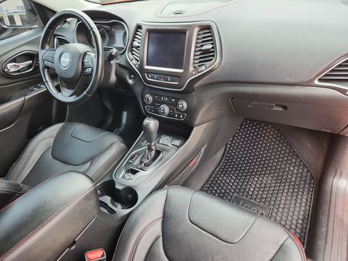 Used 2021 Jeep Cherokee Trailhawk w/ Sun, Sound & Nav Group AWD/4WD image 15