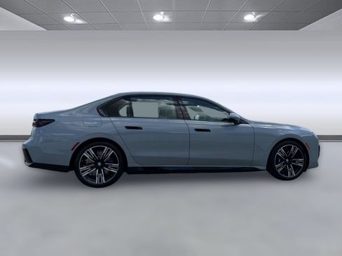 New 2026 BMW 750e xDrive AWD/4WD image 7