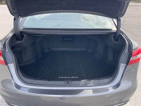 Used 2018 Toyota Avalon Limited w/ All Weather Liner Package FWD image 24