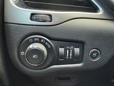 Used 2019 Jeep Cherokee Limited AWD/4WD image 21