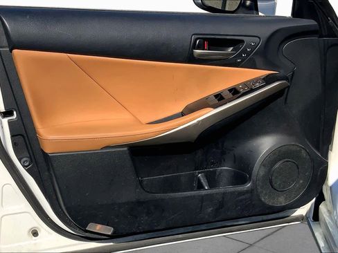 Used 2019 Lexus IS 300 AWD image 21