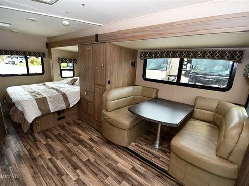 Used 2016 Mercedes-Benz Sprinter 3500 image 5