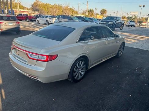 Used 2017 Lincoln Continental Premiere image 6