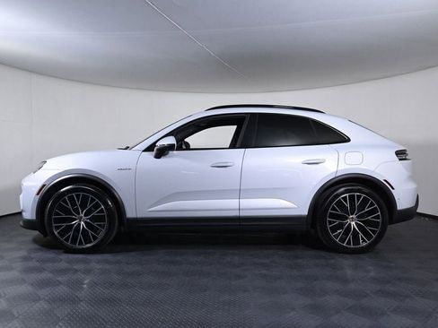 Used 2025 Porsche Macan Electric RWD image 2