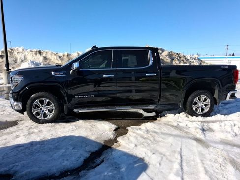 Used 2022 GMC Sierra 1500 SLT w/ SLT Convenience Package image 5