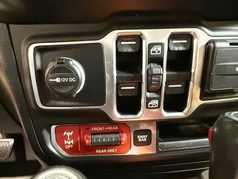 Used 2020 Jeep Wrangler Unlimited Rubicon w/ Uconnect 4C Nav & Sound Group image 30