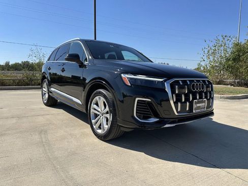 Used 2025 Audi Q7 Premium Plus image 3