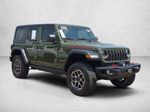 Used 2024 Jeep Wrangler Unlimited Rubicon w/ Capability Package AWD/4WD image 3