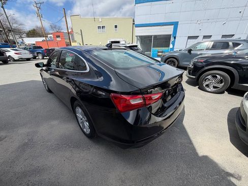 Used 2025 Chevrolet Malibu LT FWD image 3