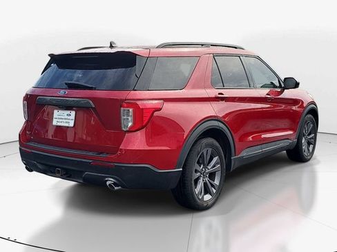 Used 2023 Ford Explorer XLT w/ Equipment Group 202A RWD image 3
