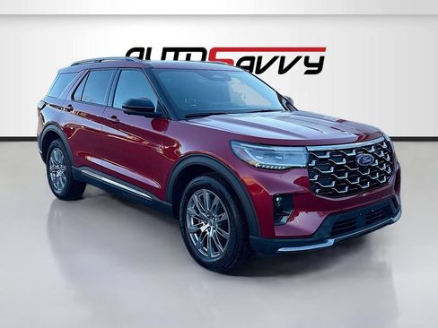 Used 2025 Ford Explorer Platinum AWD/4WD image 1