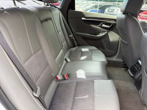 Used 2017 Chevrolet Impala LT FWD image 17