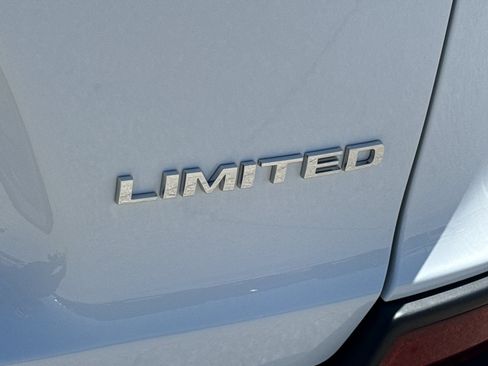 Used 2020 Jeep Cherokee Limited AWD/4WD image 8