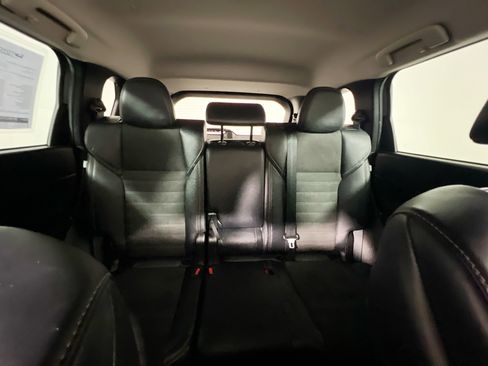 Used 2023 Mitsubishi Outlander SE image 32