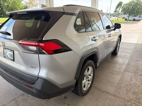 Used 2021 Toyota RAV4 XLE FWD image 4