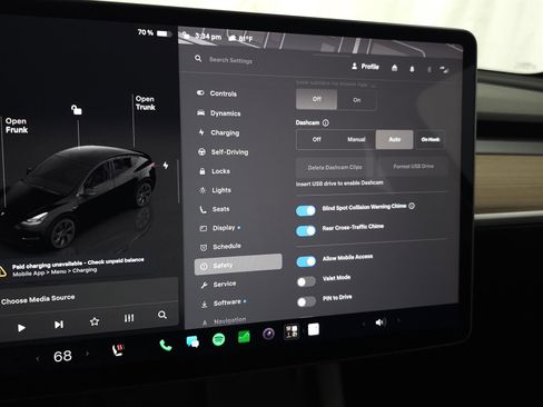 Used 2023 Tesla Model Y Long Range AWD/4WD image 23