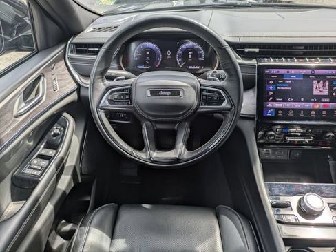 Used 2024 Jeep Grand Cherokee L Overland w/ Advanced Protech Group III AWD/4WD image 19