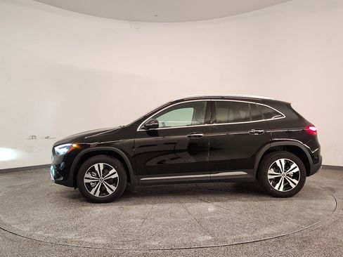 New 2026 Mercedes-Benz GLA 250 image 2