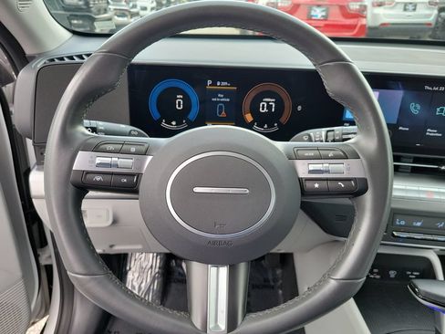 Used 2025 Hyundai Kona SEL FWD image 21